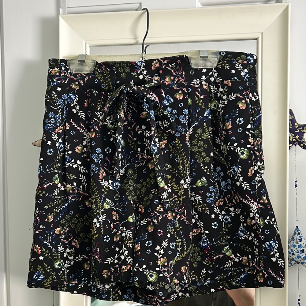 DR2 Floral Print Black Shorts S